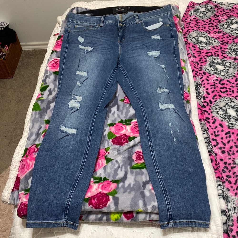 Torrid Distressed Bombshell Skinny Jeans 18W